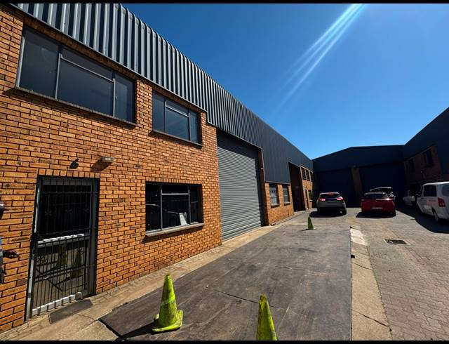 150M² WAREHOUSE TO LET IN CHLOORKOP